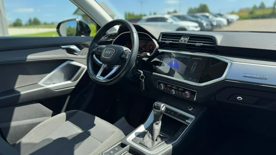 AUDI Q3 -