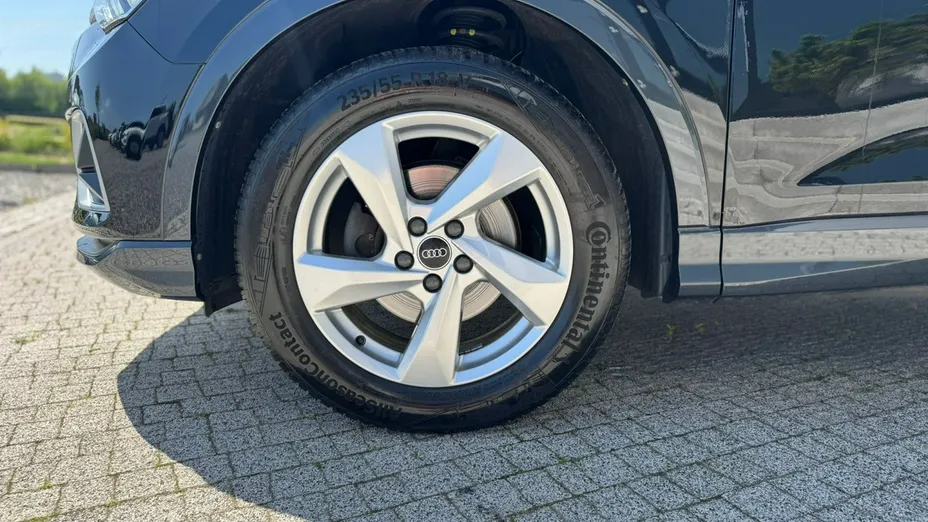 AUDI Q3 -