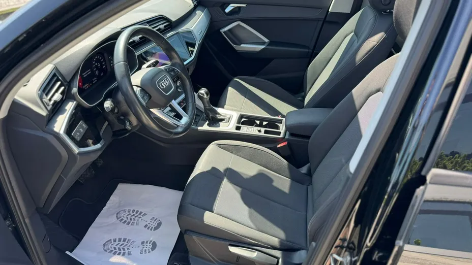 AUDI Q3 -