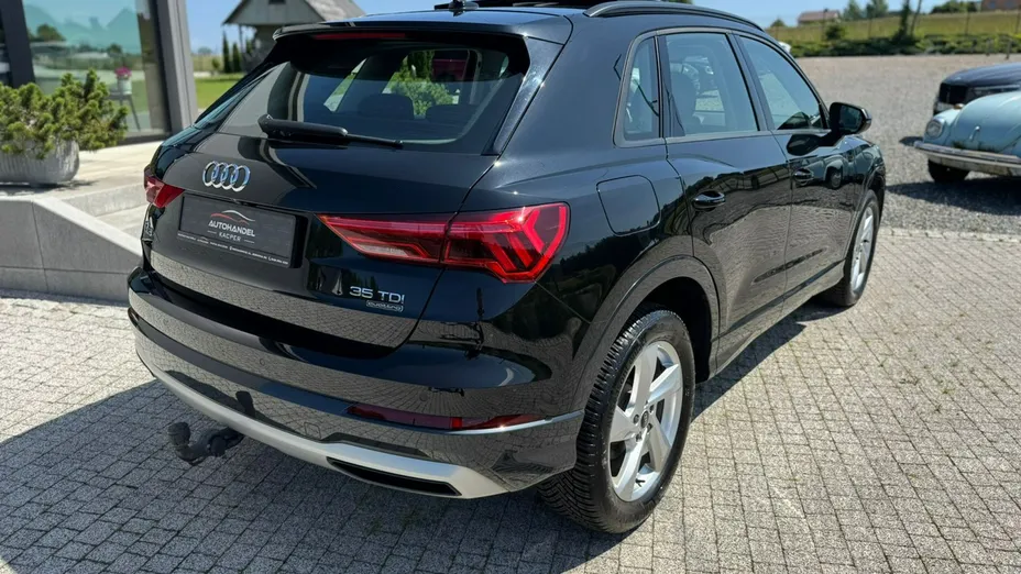 AUDI Q3 -