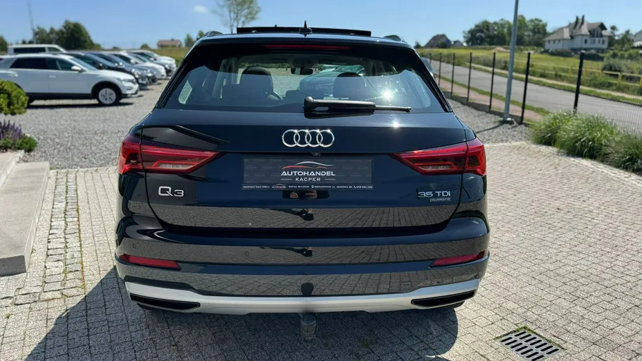 AUDI Q3 -