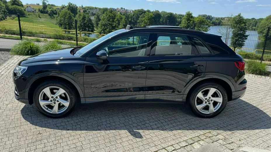 AUDI Q3 -