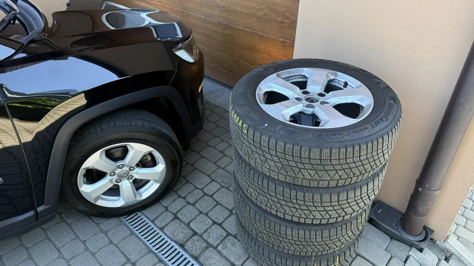 JEEP Compass -