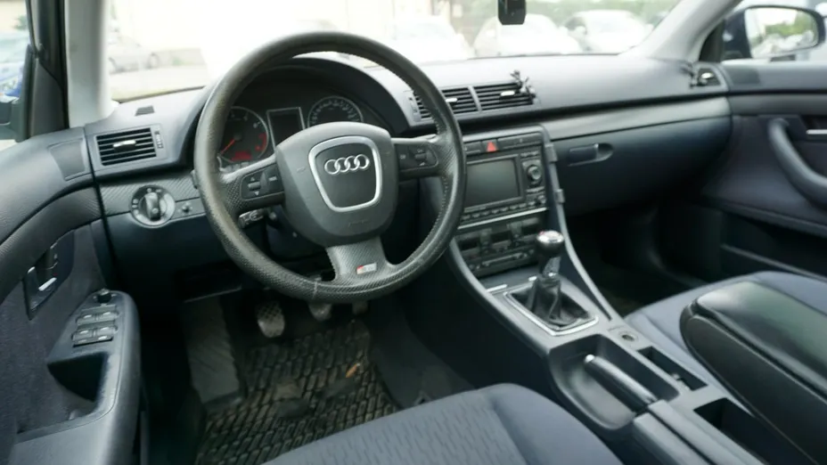 AUDI A4 -