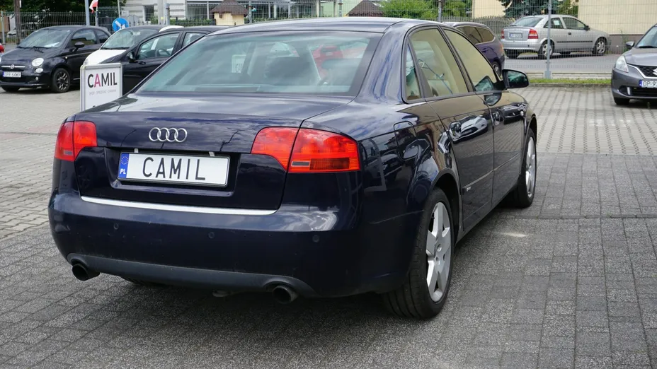 AUDI A4 -