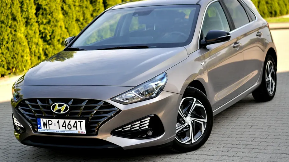 HYUNDAI i30 -