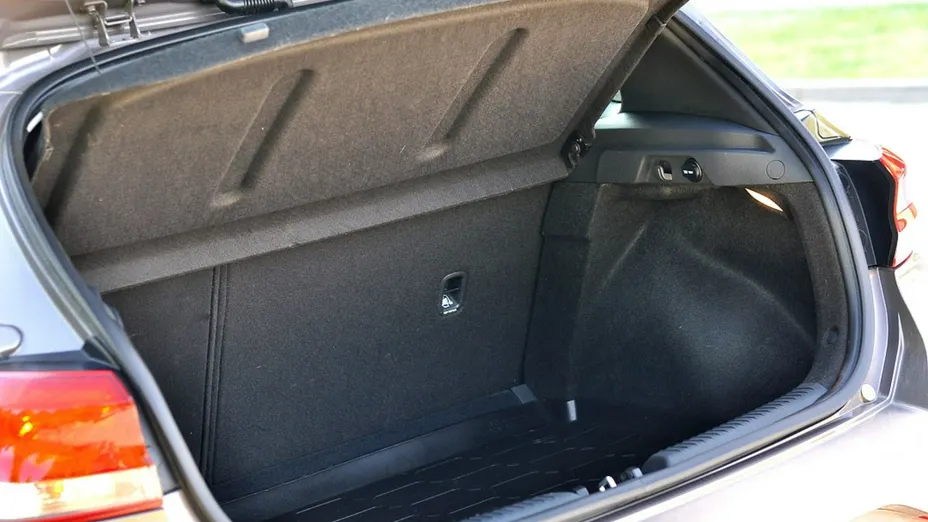 HYUNDAI i30 -