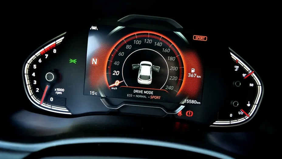HYUNDAI i30 -