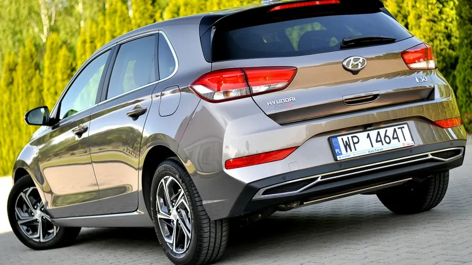 HYUNDAI i30 -