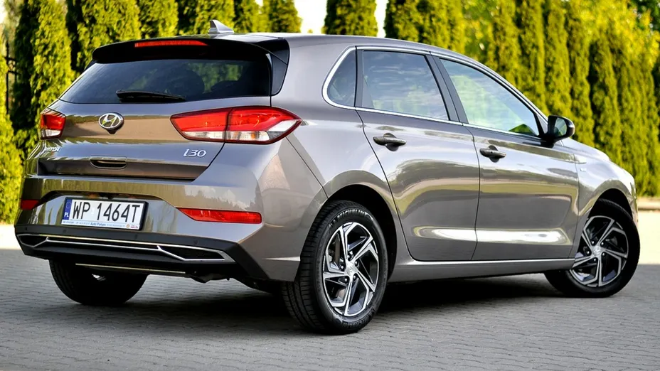 HYUNDAI i30 -
