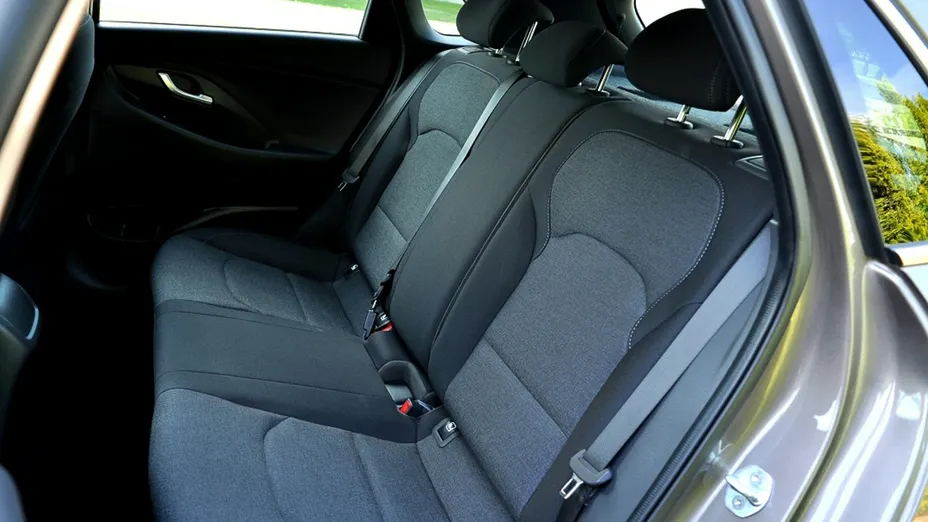 HYUNDAI i30 -