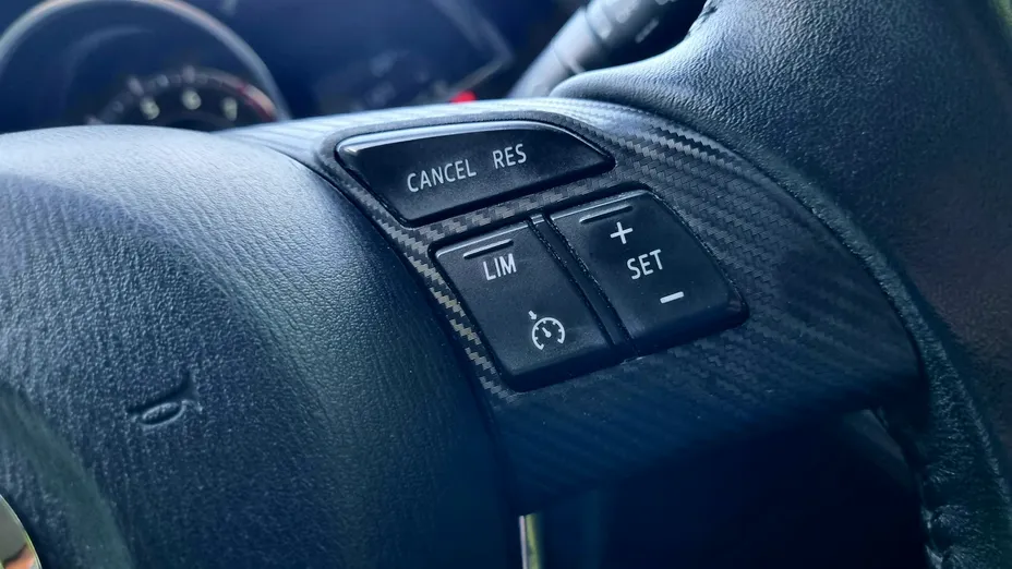 MAZDA 2 -