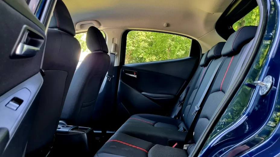 MAZDA 2 -