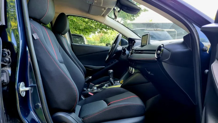 MAZDA 2 -