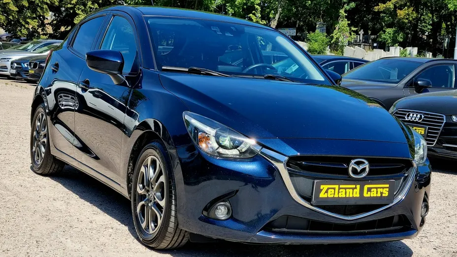 MAZDA 2 -