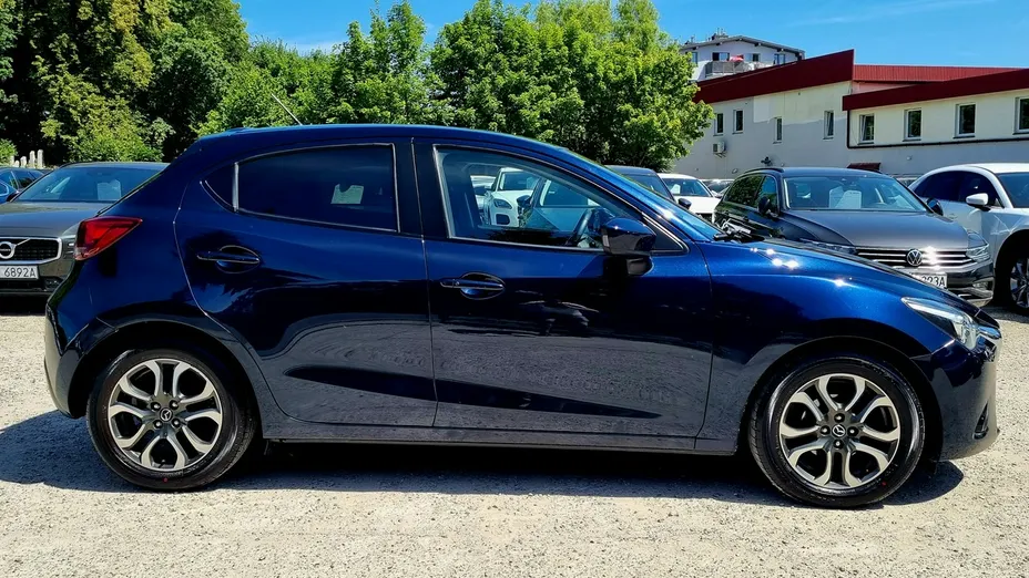 MAZDA 2 -