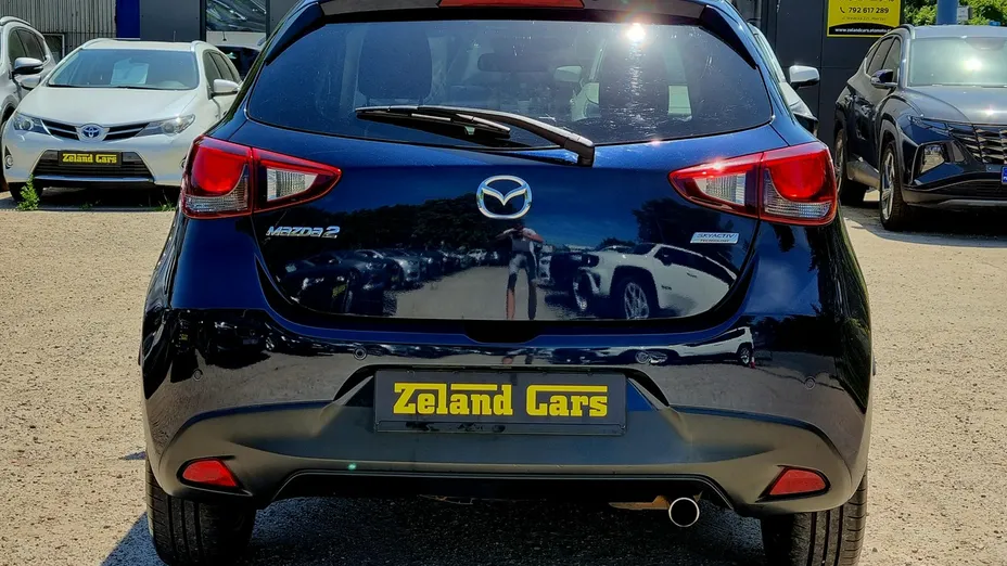 MAZDA 2 -
