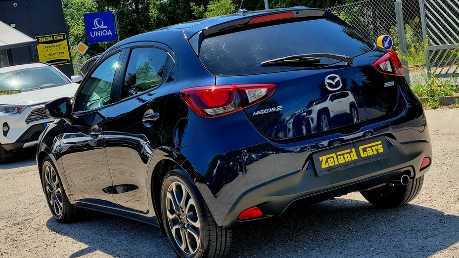 MAZDA 2 -