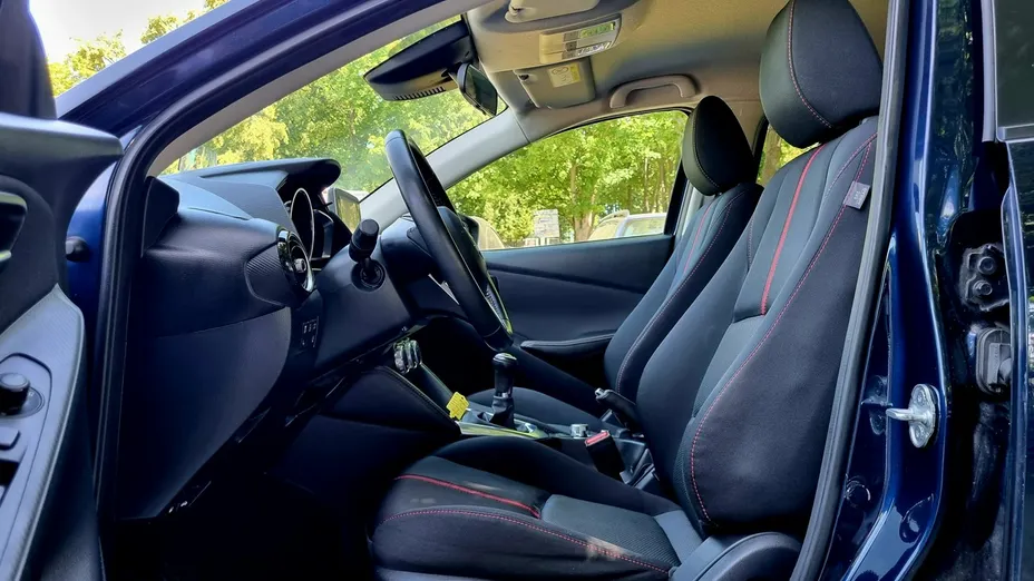 MAZDA 2 -