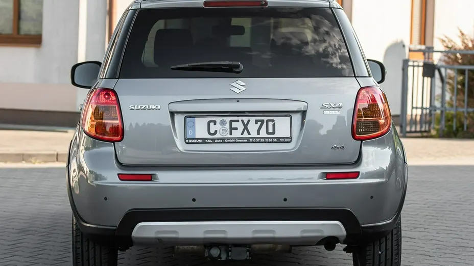 SUZUKI SX4 -
