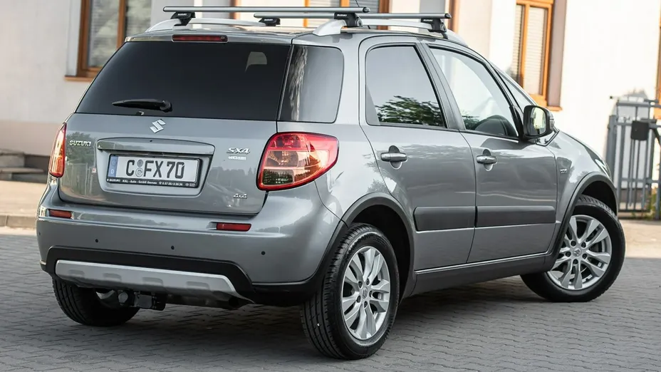 SUZUKI SX4 -