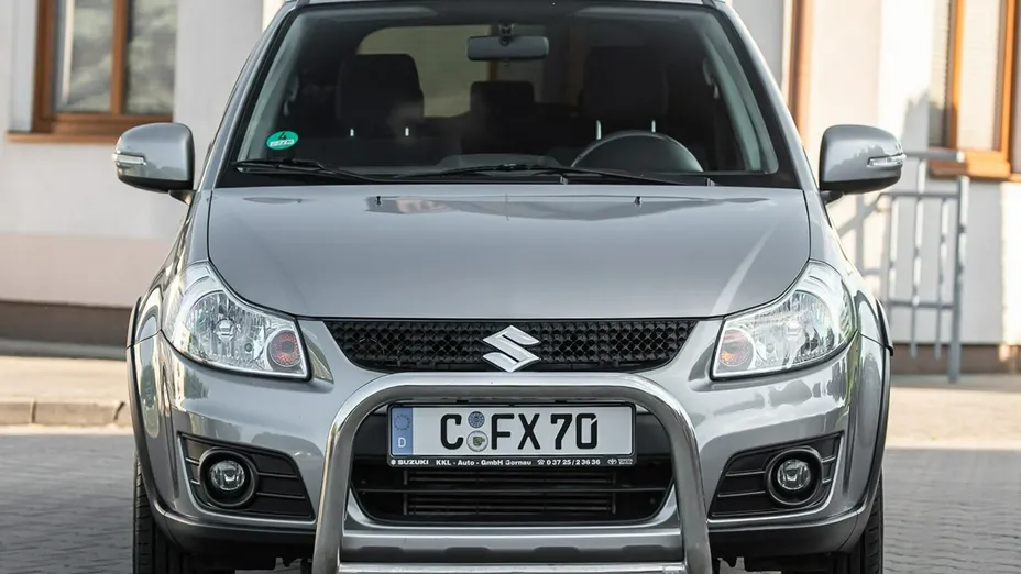 SUZUKI SX4 -