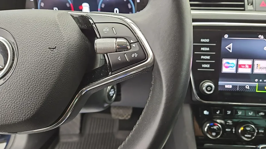 SKODA Superb -