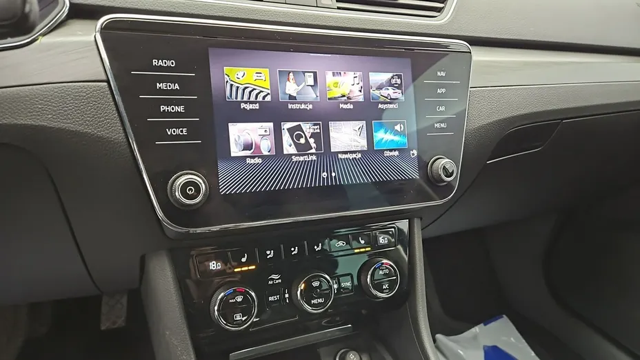 SKODA Superb -