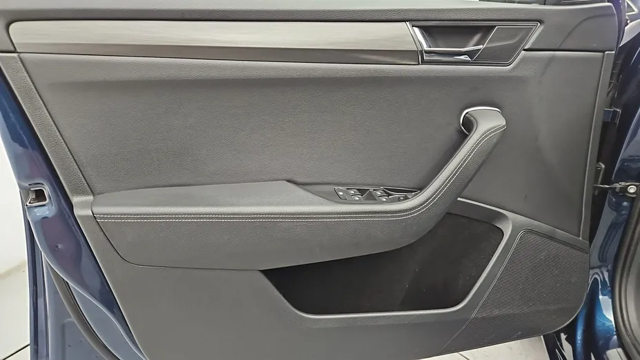 SKODA Superb -