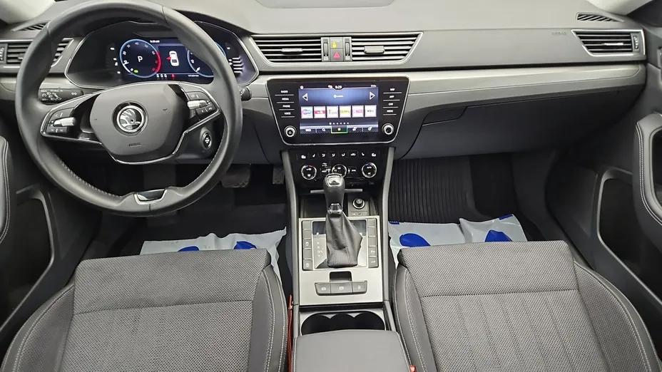SKODA Superb -