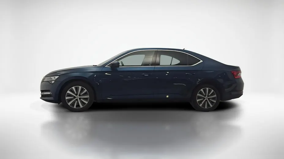 SKODA Superb -