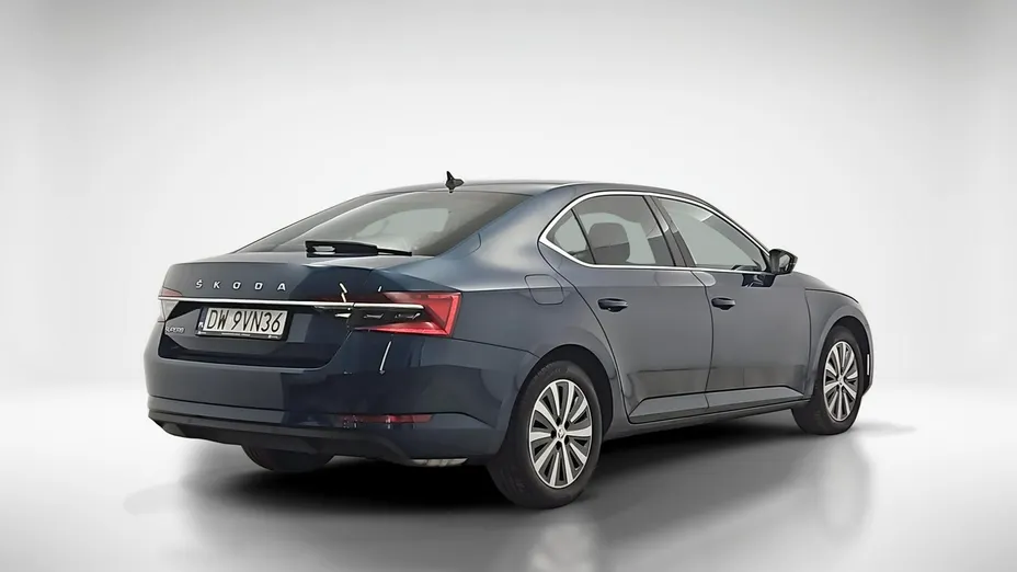 SKODA Superb -