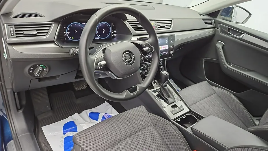 SKODA Superb -