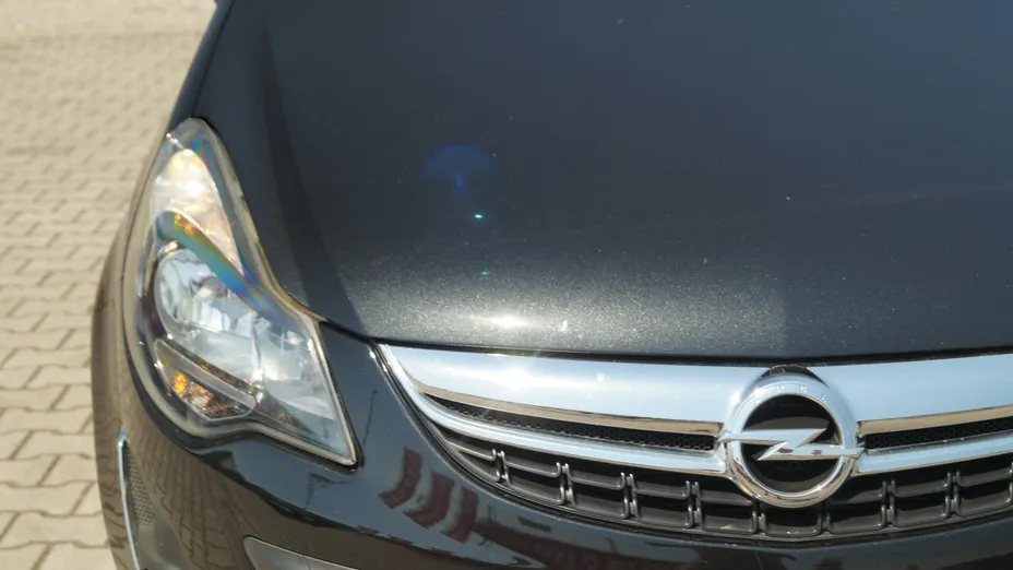 OPEL Corsa -