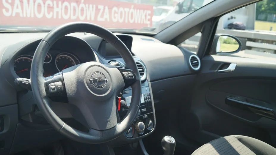 OPEL Corsa -