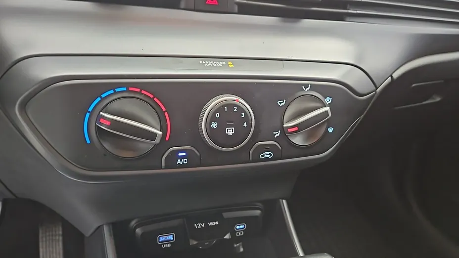 HYUNDAI i20 -