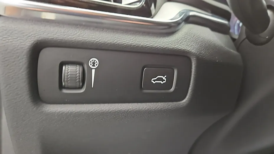 VOLVO V60 -
