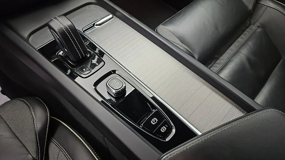 VOLVO V60 -
