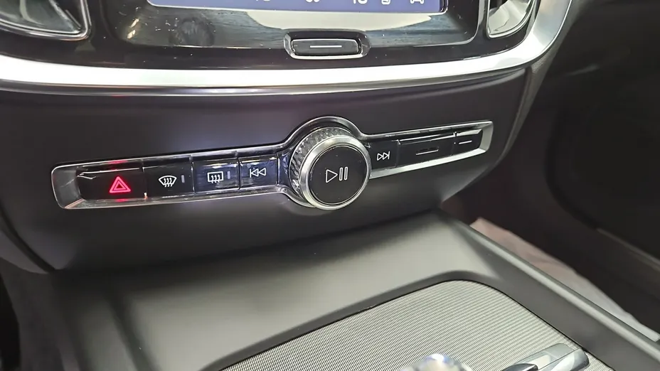 VOLVO V60 -