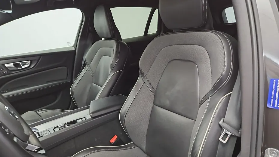 VOLVO V60 -