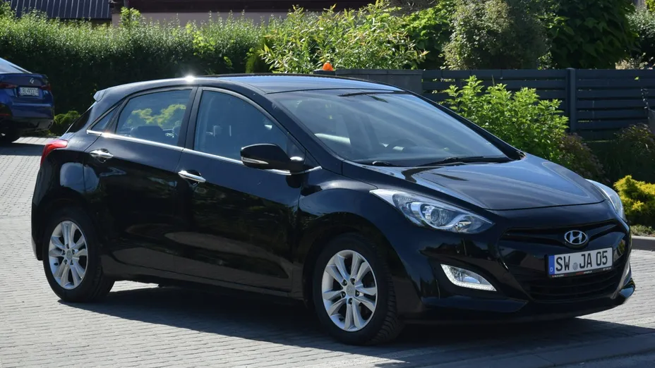 HYUNDAI i30 -