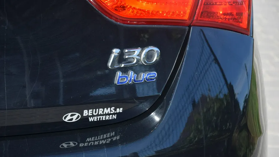 HYUNDAI i30 -