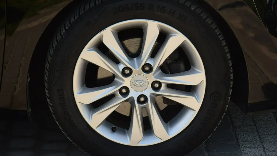 HYUNDAI i30 -