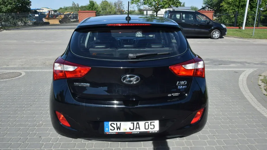 HYUNDAI i30 -