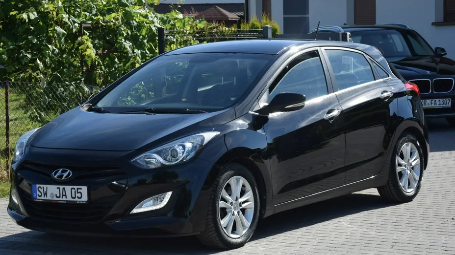 HYUNDAI i30 -