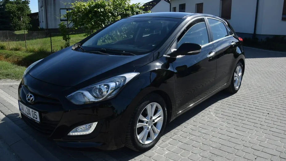 HYUNDAI i30 -