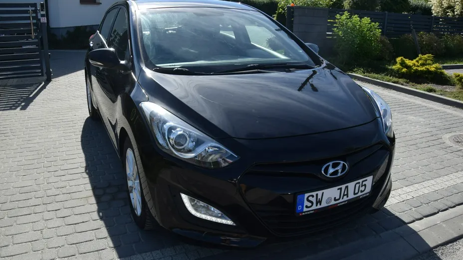 HYUNDAI i30 -