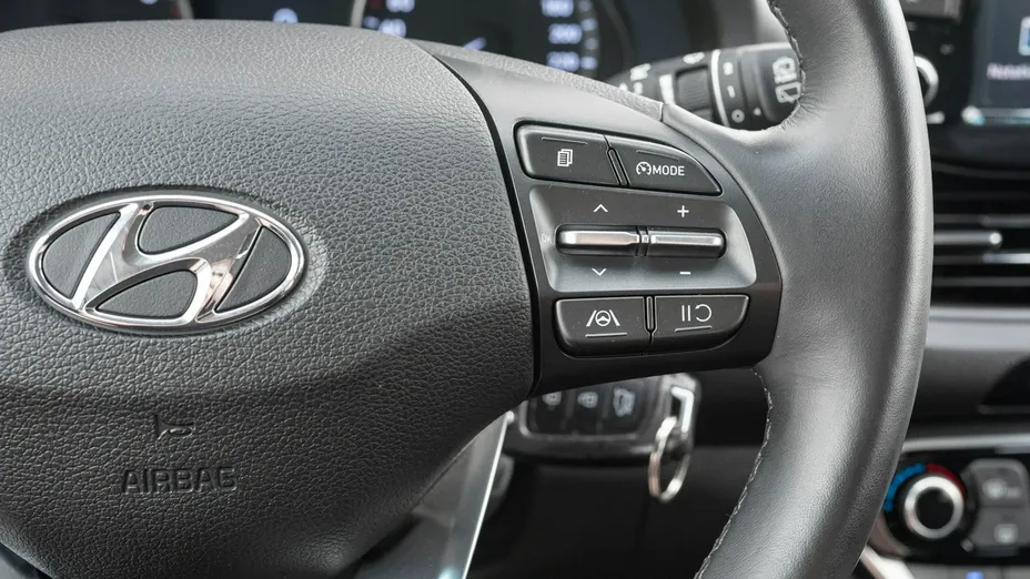 HYUNDAI i30 -