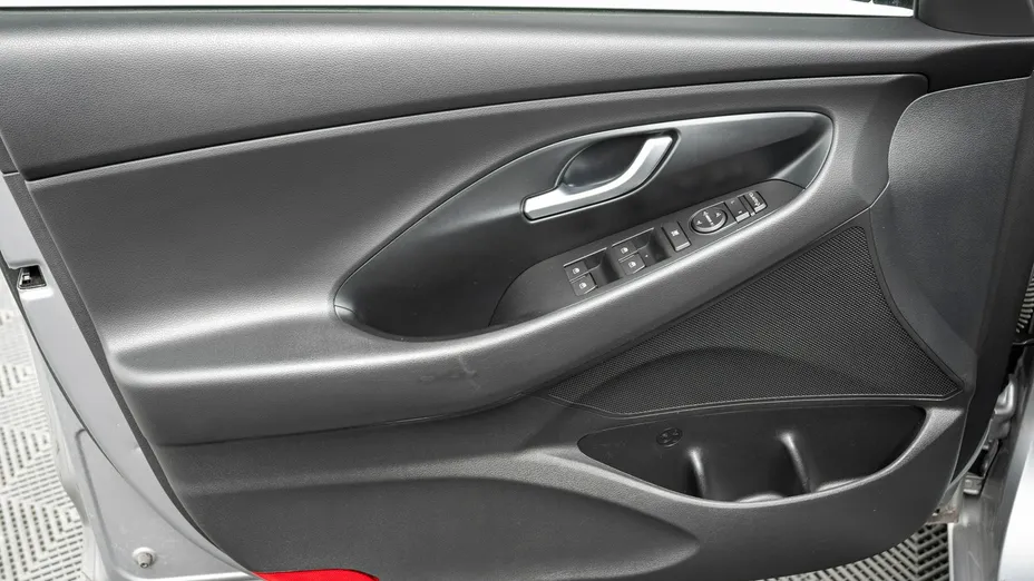HYUNDAI i30 -
