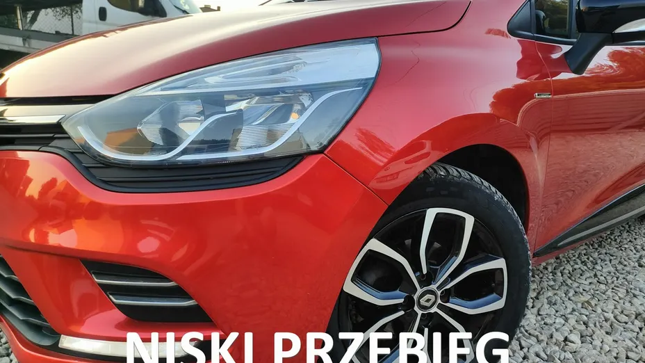 RENAULT Clio -